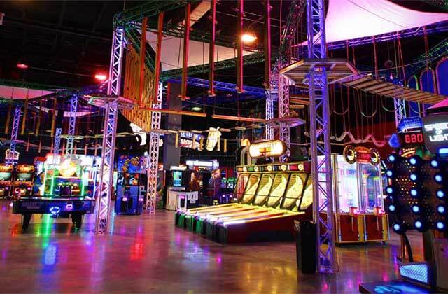 large-arcade-with-games-ropes-course-above-xtreme-action-park-ft-lauderdale